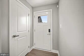 Building Photo - 171 WOODGATE Cir