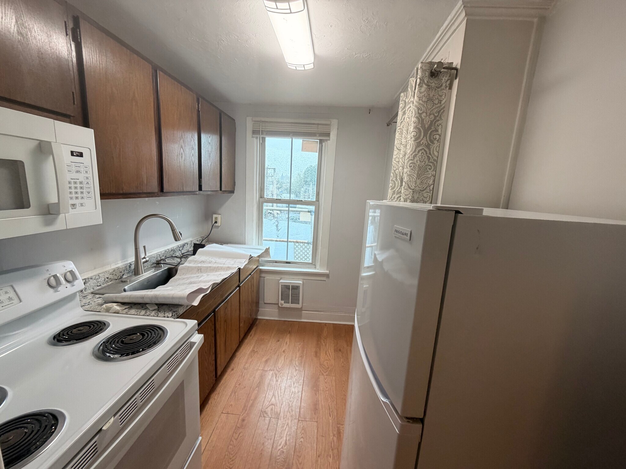 Kitchen with Full Size Stove/Microwave; Fridge with Ice Maker - 117 Reily St