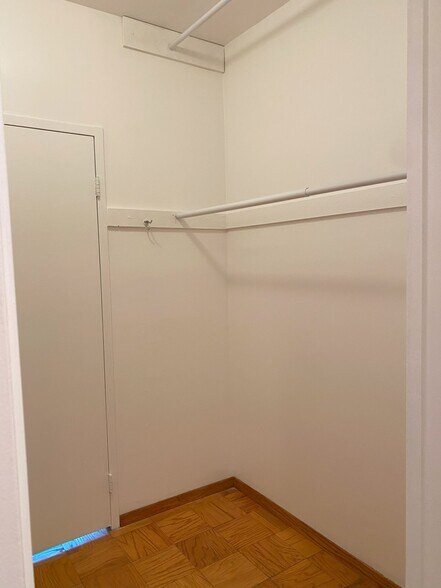 Closet - 2755 Ordway St NW