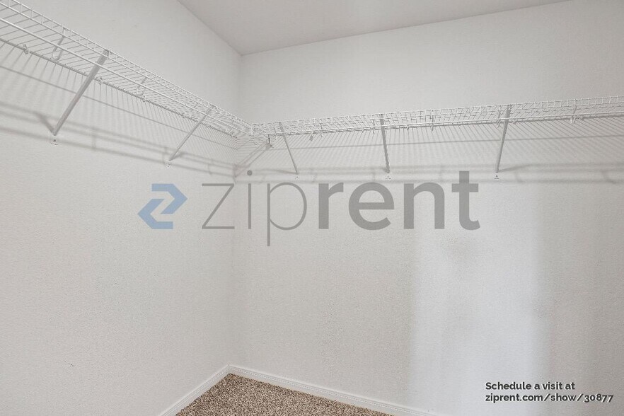 Building Photo - Unit