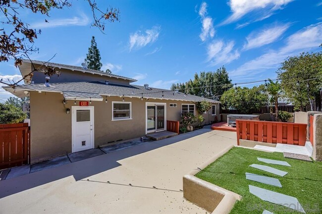 Building Photo - 8810 Mariposa St