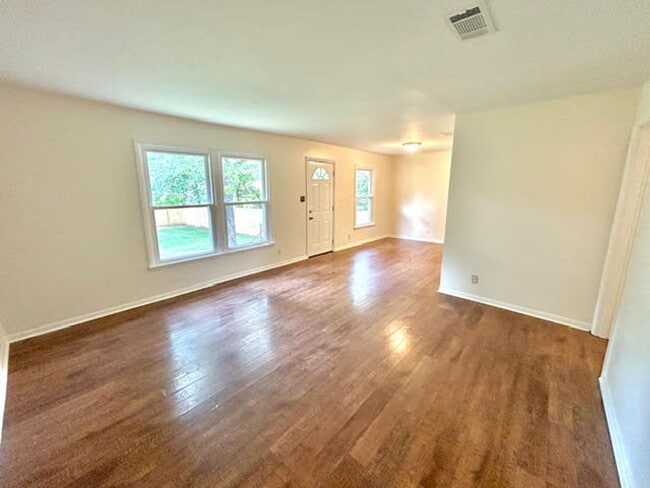 Building Photo - 3130 Tucker Dr NW