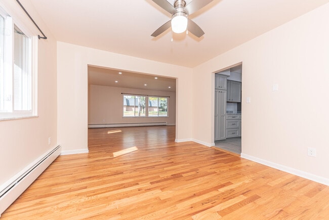 Building Photo - 1520 Traver Rd