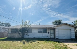 Building Photo - 1807 Westcliff Dr