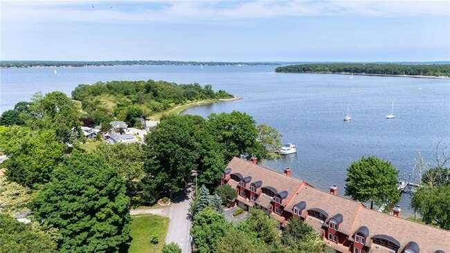 Building Photo - 40 Oak Grove St