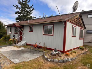 Building Photo - Turnagain 2 Bed / 1 Bath House!