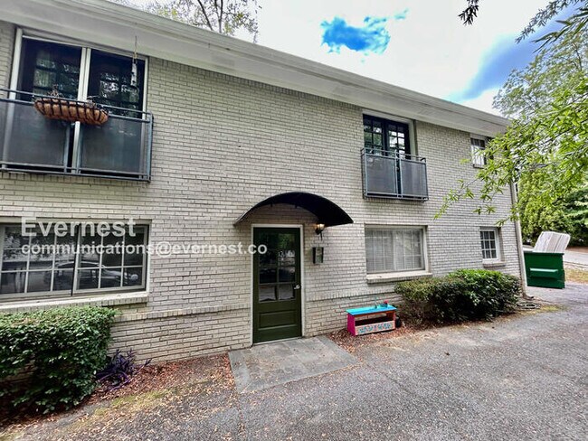 Primary Photo - 798 St Charles Ave NE