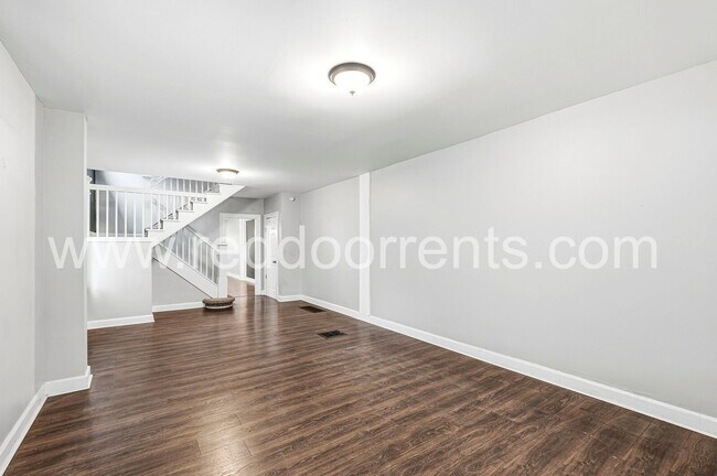 Building Photo - Spacious and Convenient 3-Bedroom Home in Indianapolis