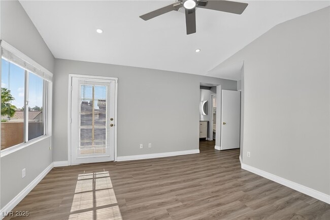 Building Photo - 636 Thornewood Pl