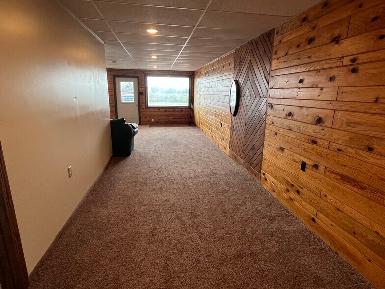 Building Photo - 409 Meadow Dr