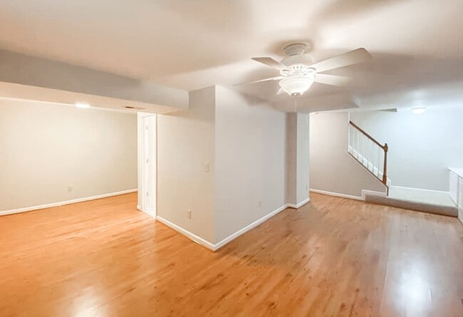 Building Photo - Fantastic 4 Bedroom 3.5 Bathroom Colonial ...