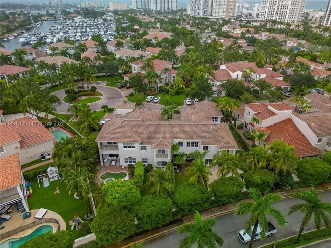 Building Photo - 896 Spinnaker Dr