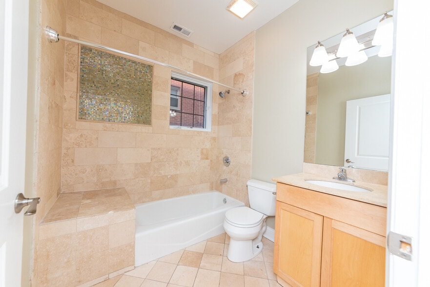 Building Photo - 6217 S Kimbark Ave