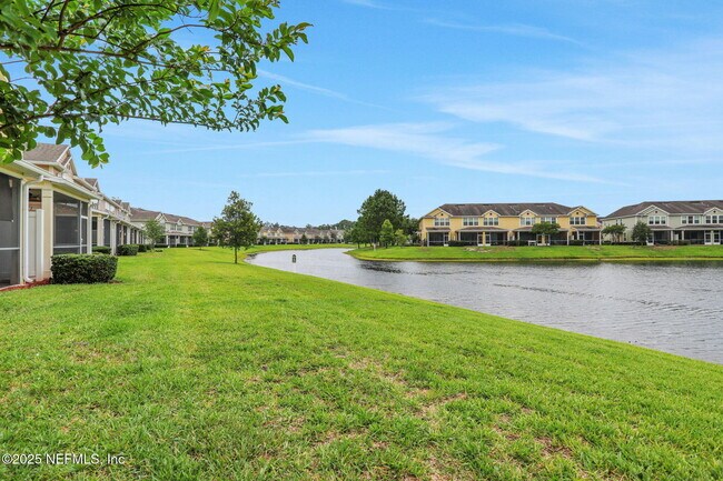 Building Photo - 6846 Roundleaf Dr