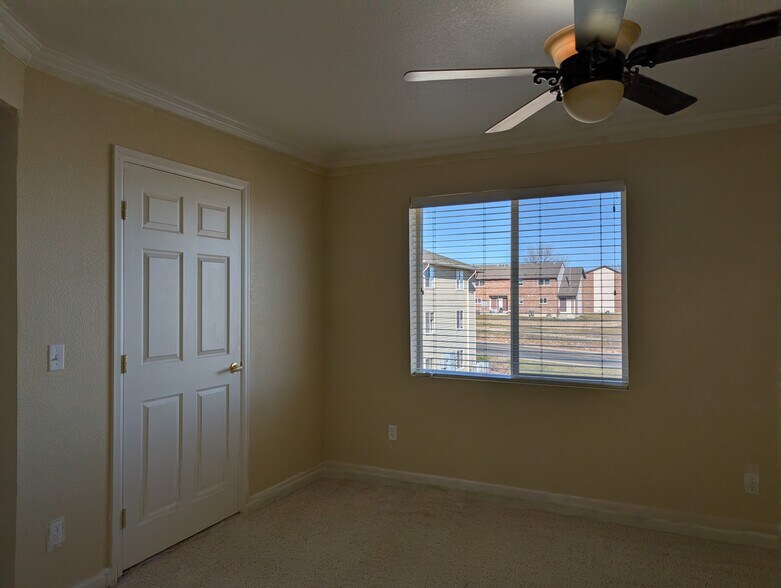 Building Photo - 2631 E 15th St