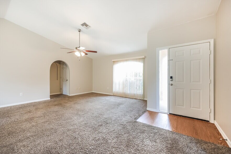 Building Photo - 15585 Spring Line Ln