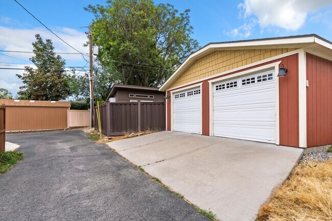 Building Photo - 1638 S 1500 E