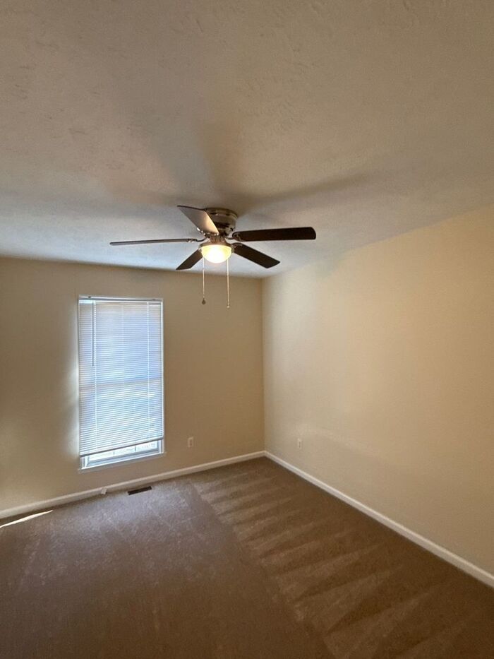 Building Photo - 517 N Pine Ln