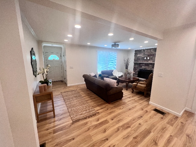 Building Photo - 1303 Chipperfield Dr