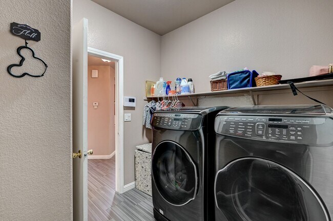 Building Photo - Stunning Fully Remodeled 5-Bedroom Home with Private Pool, FREE SOLAR INCLUDED, Huge Loft, Solar ...