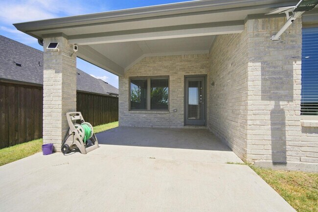 Building Photo - 247 Half Moon Dr