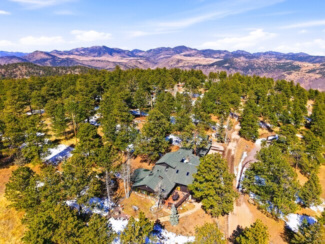 Building Photo - 499 Pine Song Trail