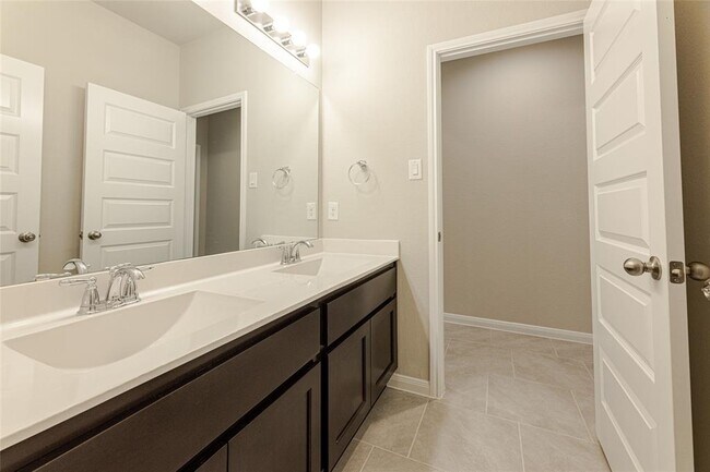 Building Photo - 503 Spring Flower Ct