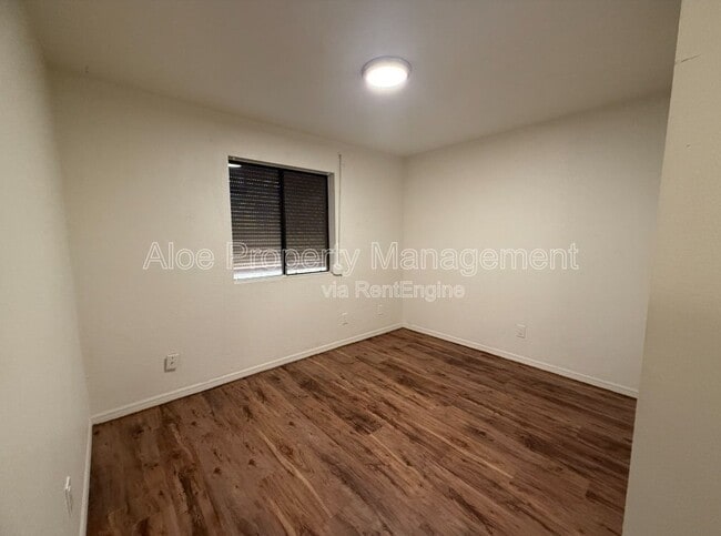 Building Photo - 1015 N Iowa St