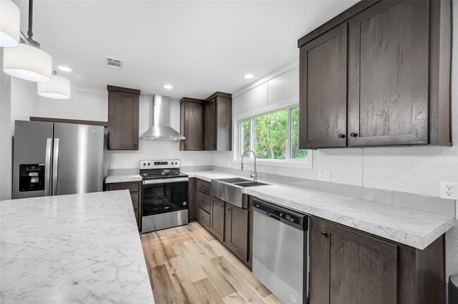 Building Photo - 8544 S 78th St