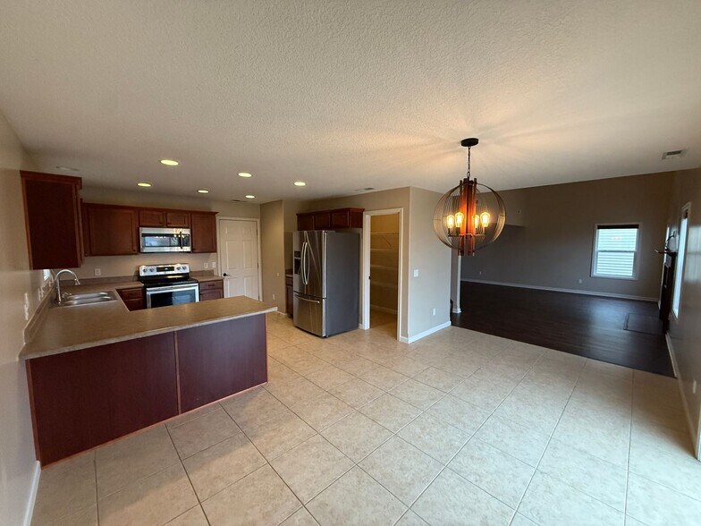 Building Photo - 3929 Stanton Hall Pkwy