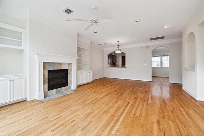 Building Photo - 3930 Blossom St
