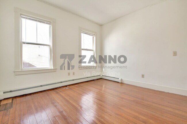 Building Photo - 19 Arnold St