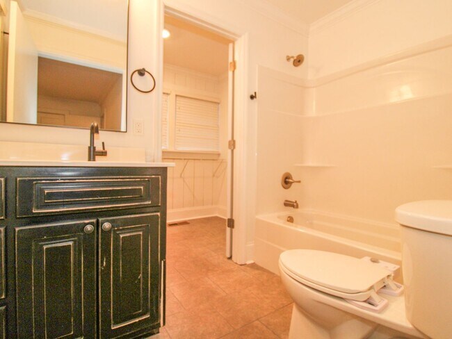 Building Photo - Lawn Care included! Downtown Athens! Walk to Athens State University!