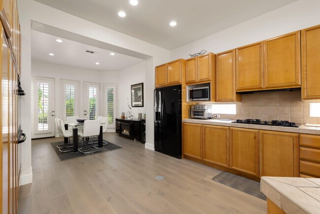 Building Photo - 78695 Castle Pines Dr