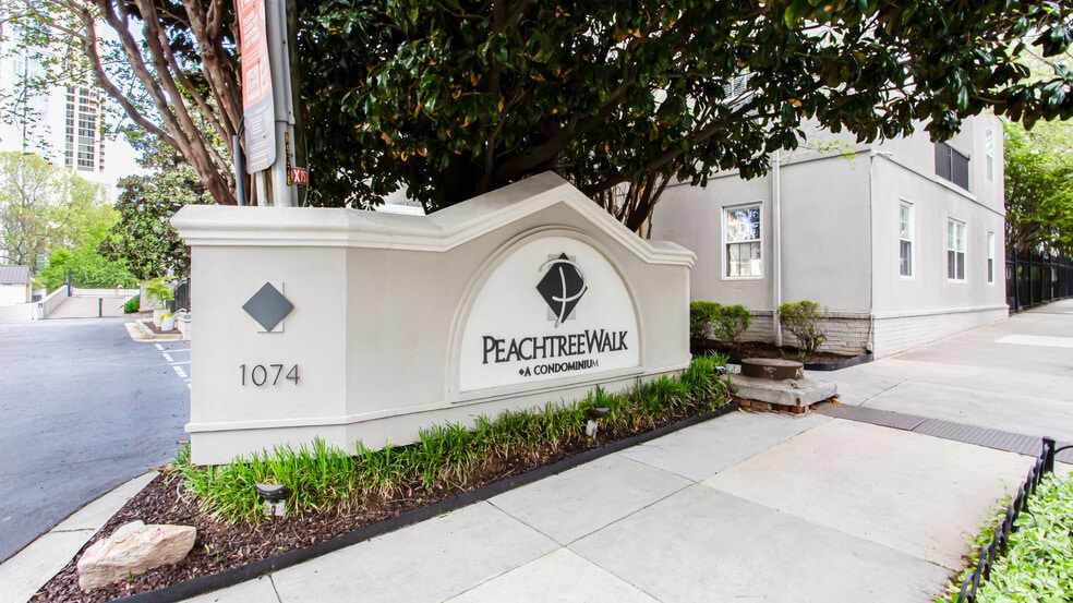 Building Photo - 1074 Peachtree Walk NE