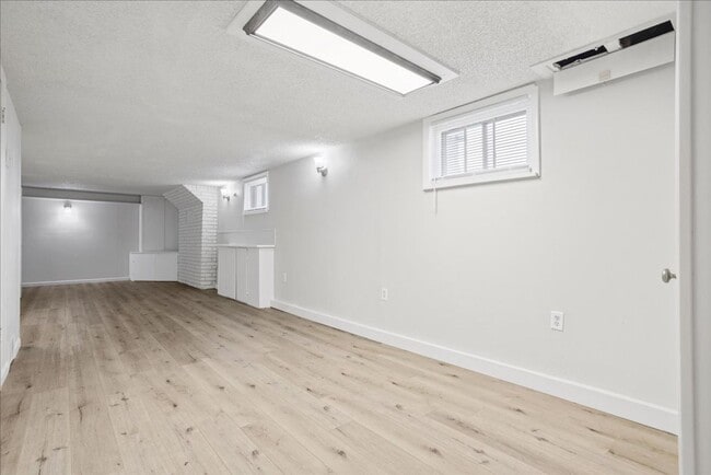 Building Photo - 3 BEDROOM, PLUS 1 BONUS ROOM, 2 BATHROOM SINGLE FAMILY HOME CLOSE TO DOWNTOWN CHEYENNE