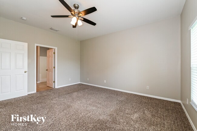 Building Photo - 2472 NW 8th Terrace