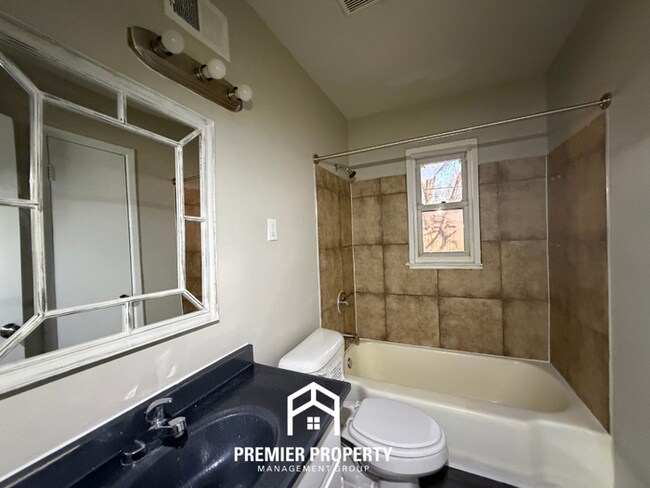 Building Photo - Charming 3BR Memphis Home with Tile Floors, Dining Area & Fenced Backyard