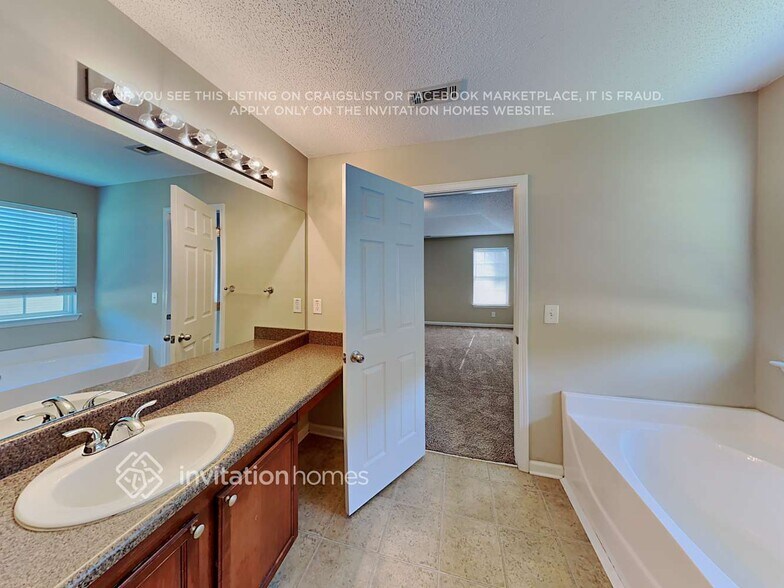 Building Photo - 680 Willow Bend Dr