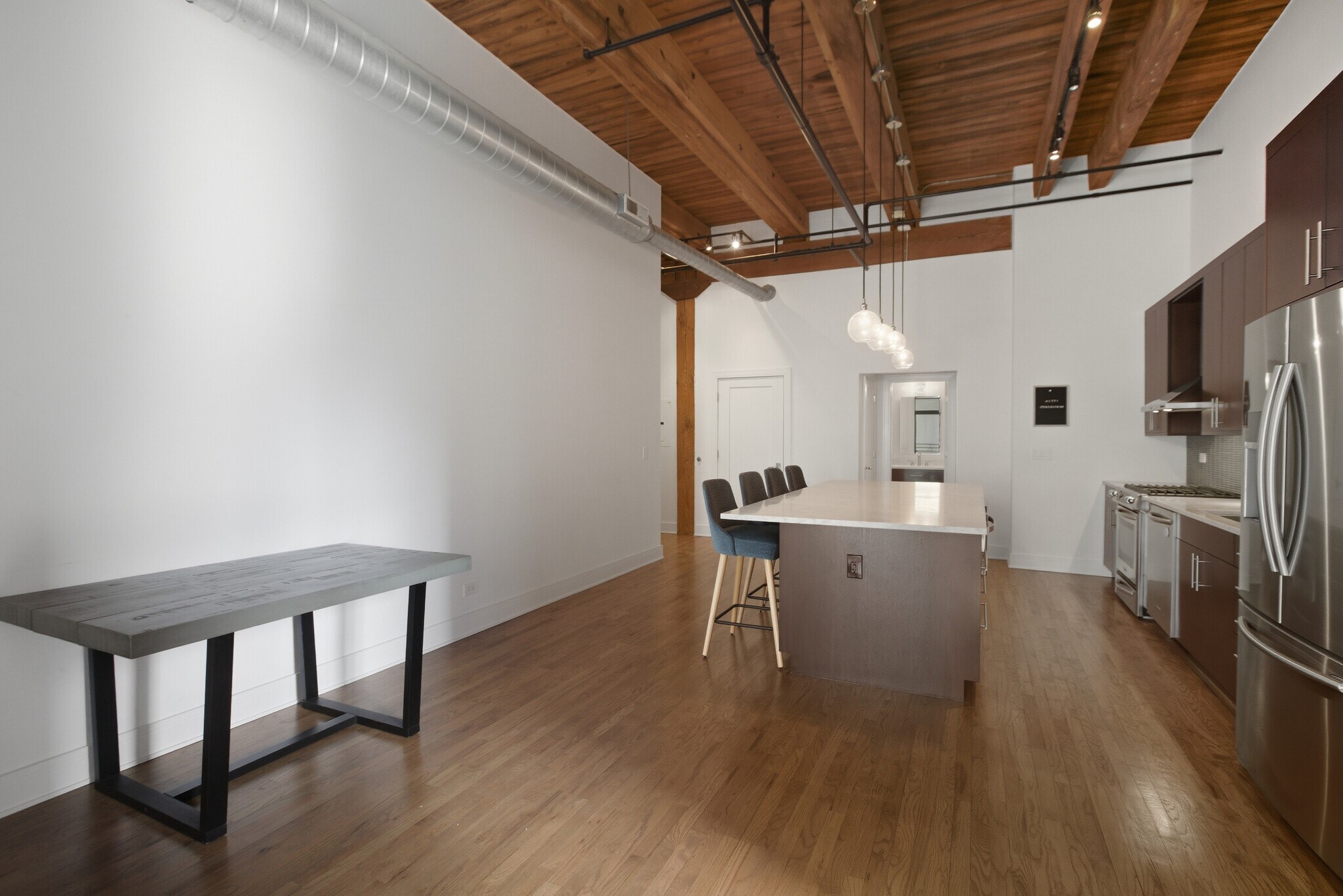 Building Photo - 525 W Superior St