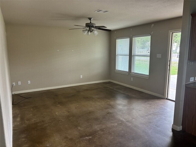 Building Photo - 11817 13th St