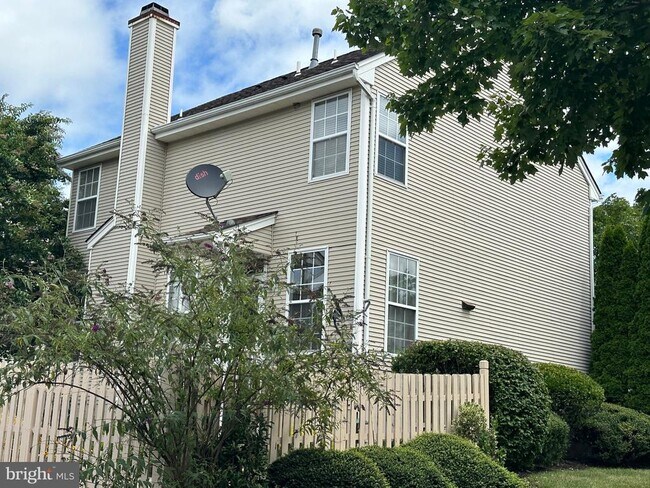 Building Photo - 19 Eldridge Dr