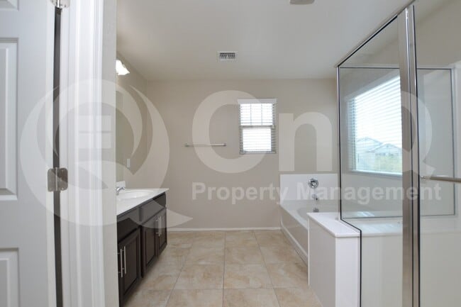 Building Photo - 270 N Scott Dr