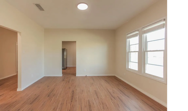 Building Photo - 1800 S Main St