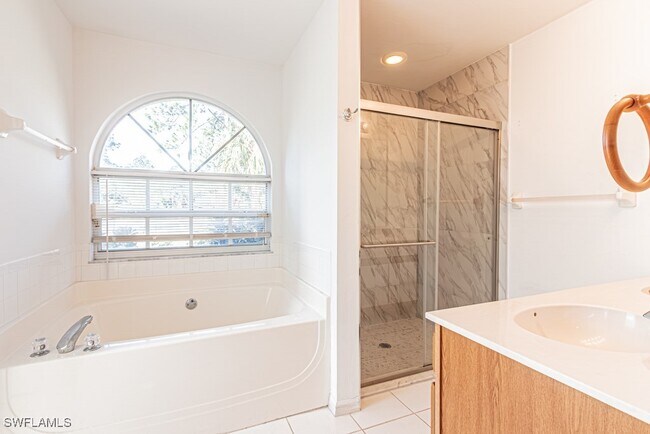 Building Photo - 590 6th St NE