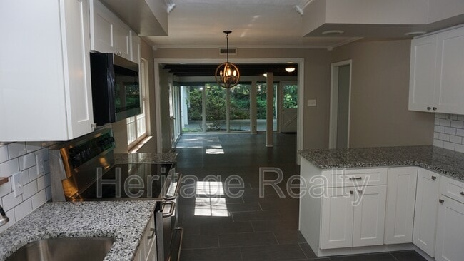 Building Photo - 529 Bardon Rd NW