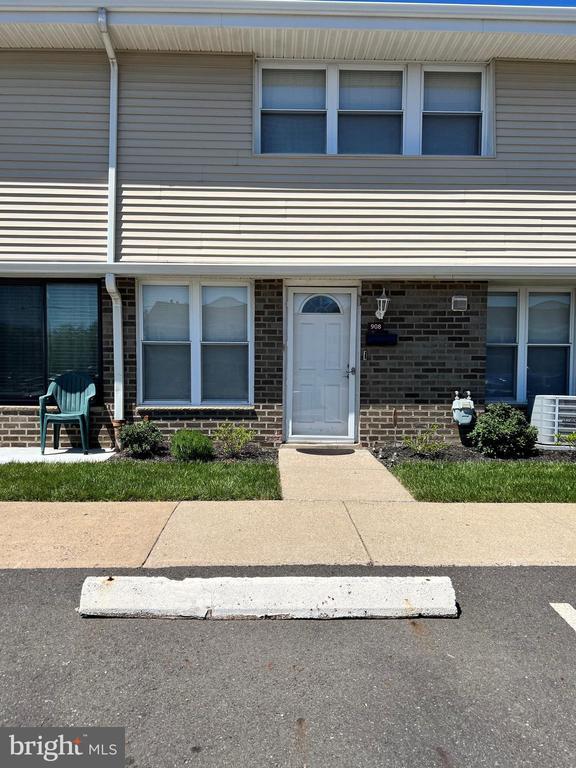 Building Photo - 3850 Woodhaven Rd