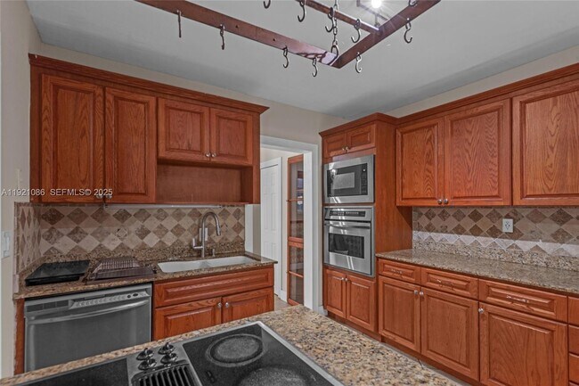 Building Photo - 9400 SW 193rd Dr