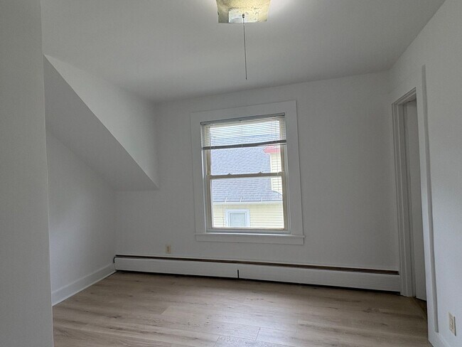 Building Photo - 48 Gridley St