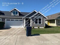 Building Photo - 2225 Bluestem St